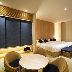 Hotel a capsule Firstcabin Nijojo, Kyōto